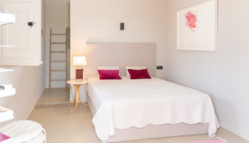 Resa estates Ibiza finca te koop st Rafael sea view sale  bed 1.jpg